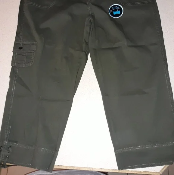Olive Green Women's Pants - Picture 4 of 4